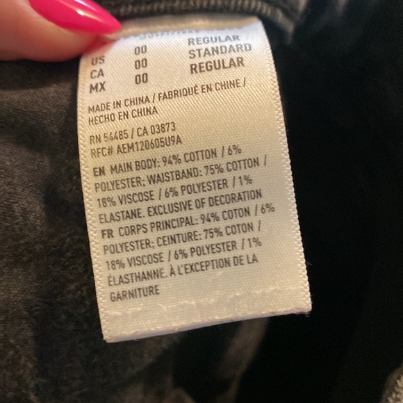 American Eagle Black Distressed Mom Jeans 00 EUC - Picture 11 of 12